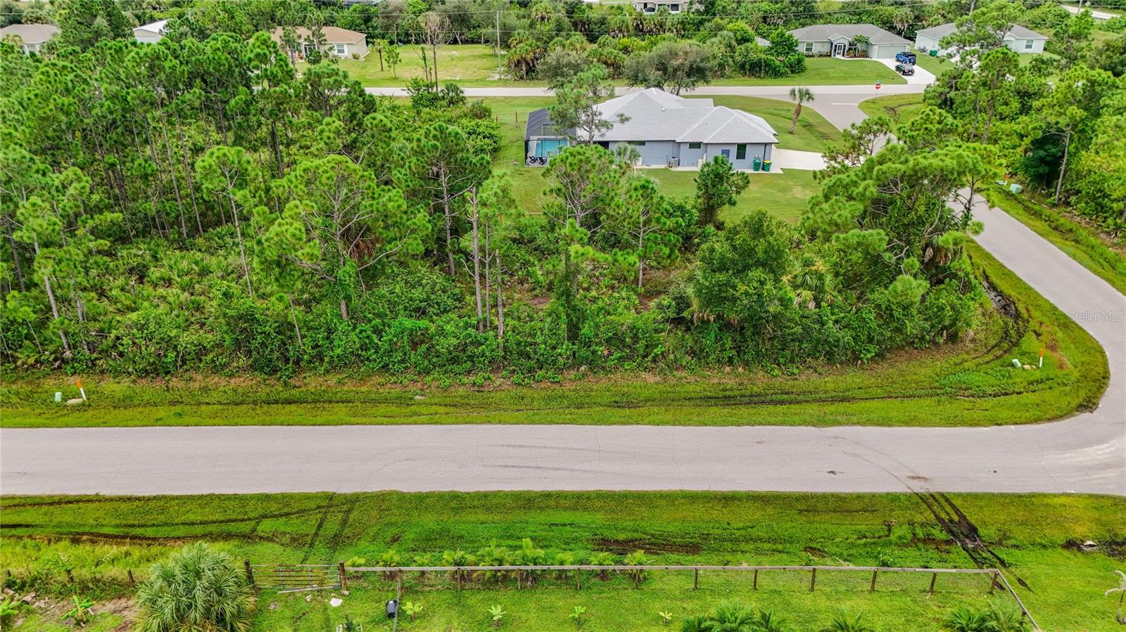 12039 Du Barry Ave Property Photo 3
