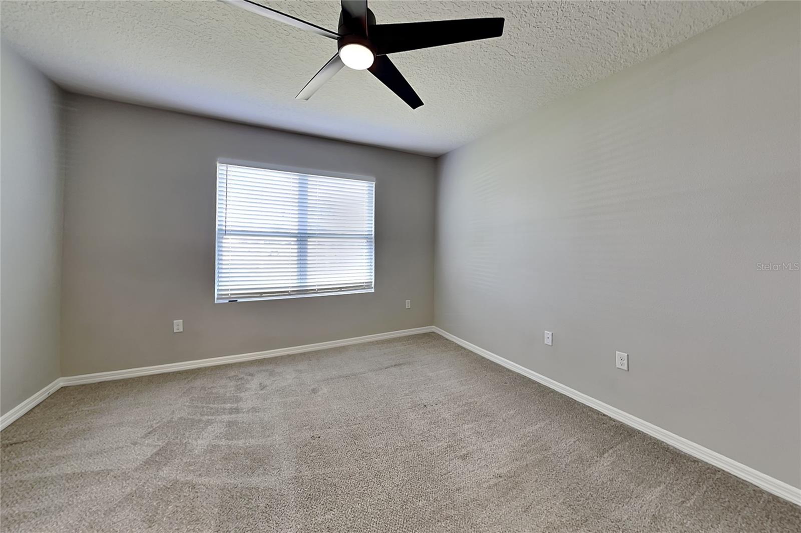 O6444428 Property Photo 7