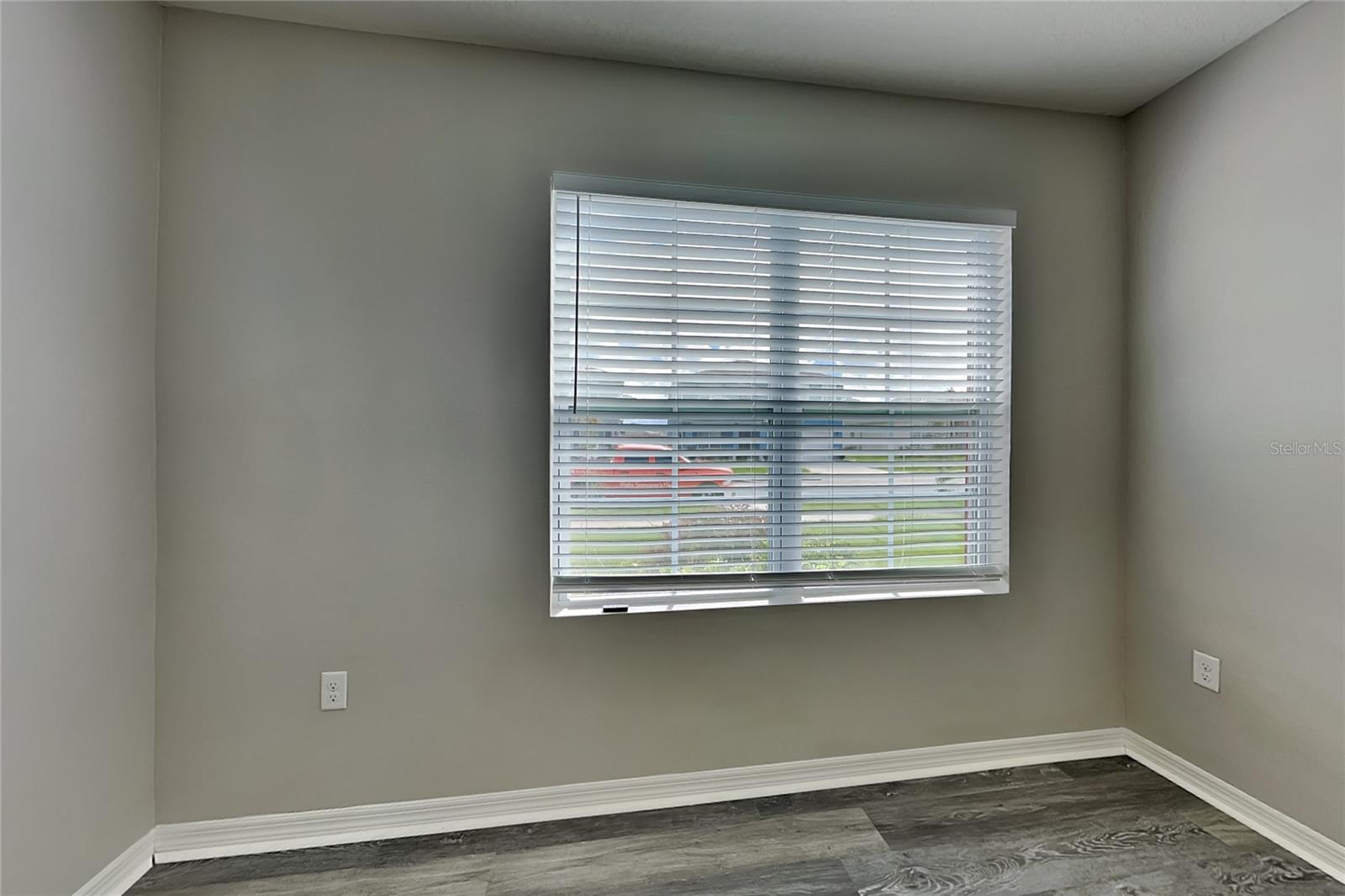 O6444428 Property Photo 9