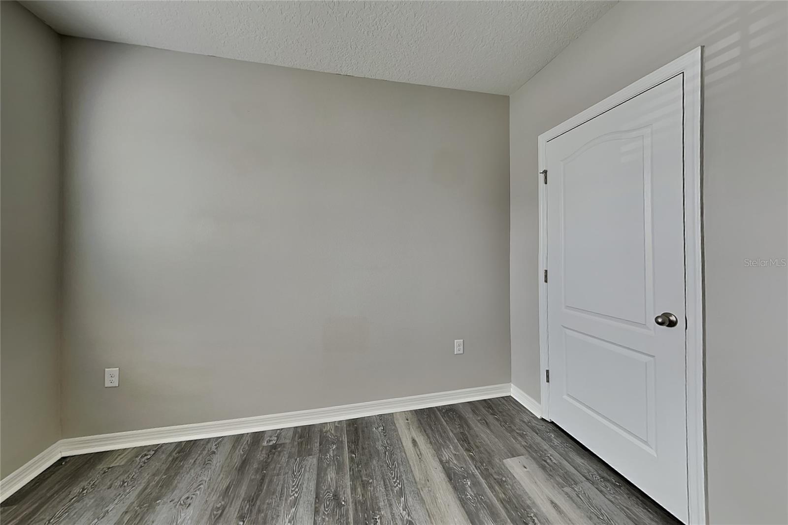 O6444428 Property Photo 10