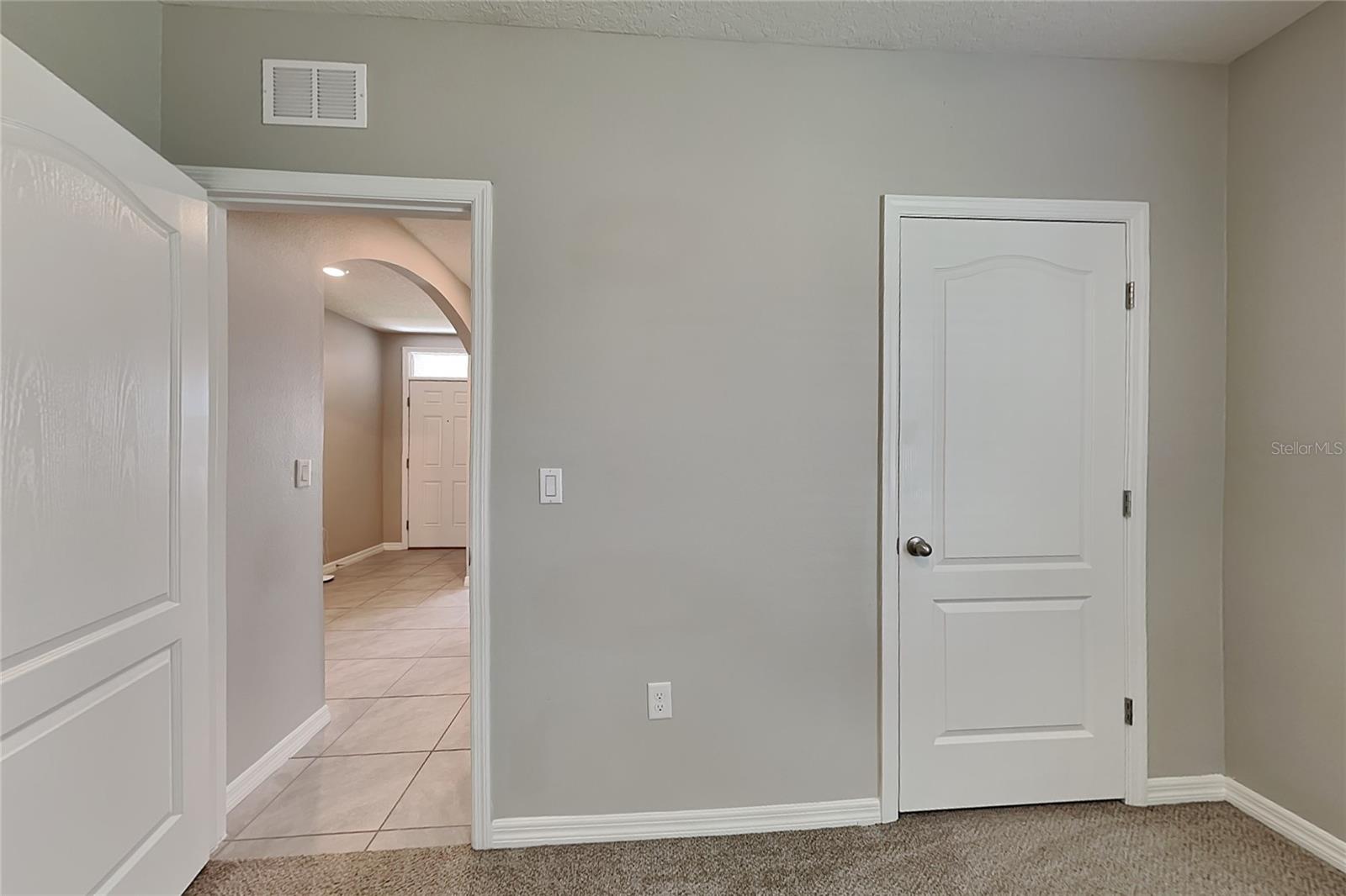 O6444428 Property Photo 12