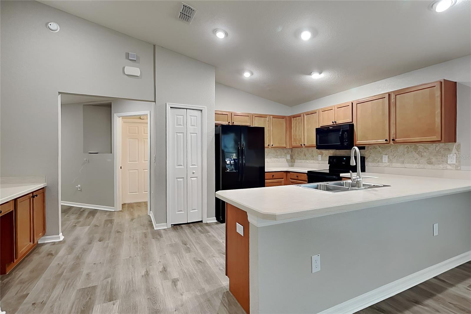 O6444429 Property Photo 5
