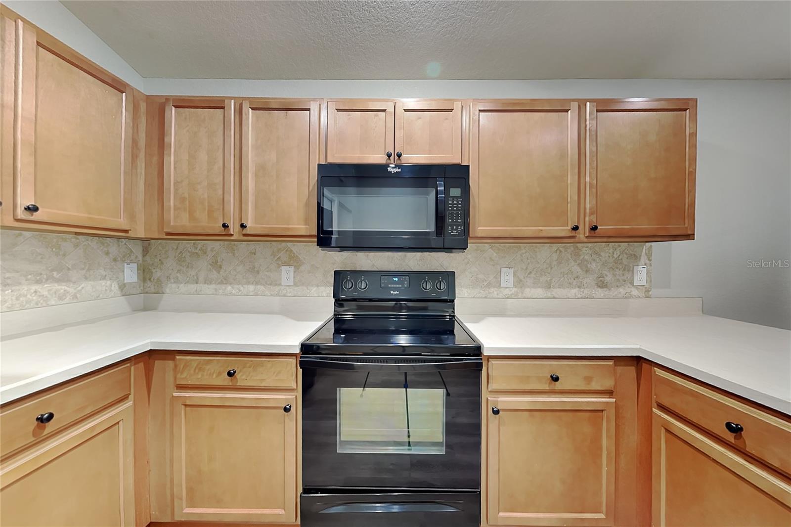 O6444429 Property Photo 6
