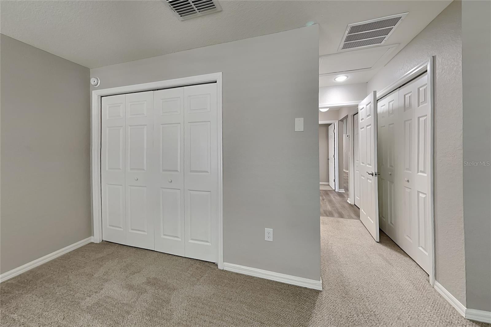 O6444429 Property Photo 8