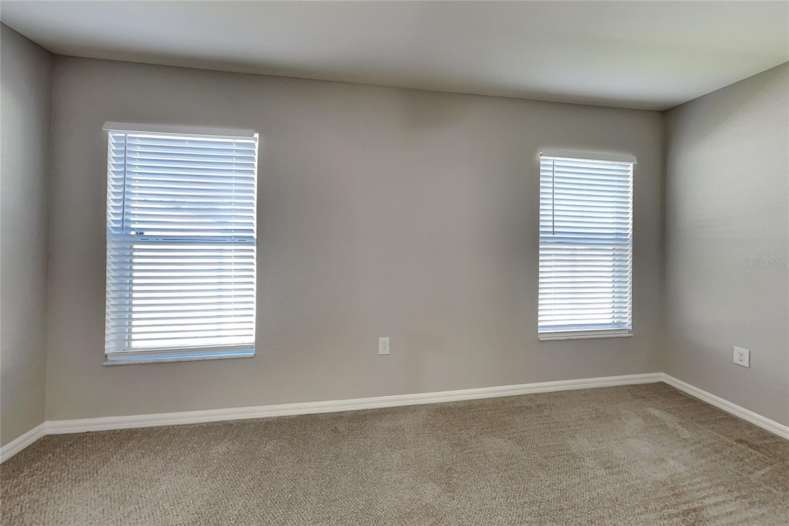 O6444429 Property Photo 9