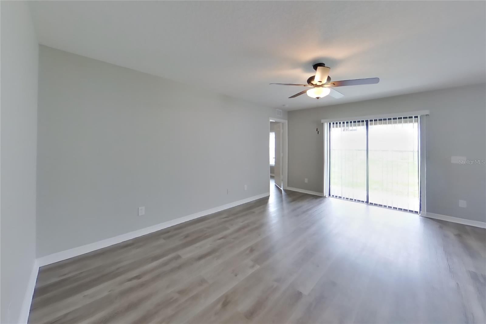 O6444431 Property Photo 2