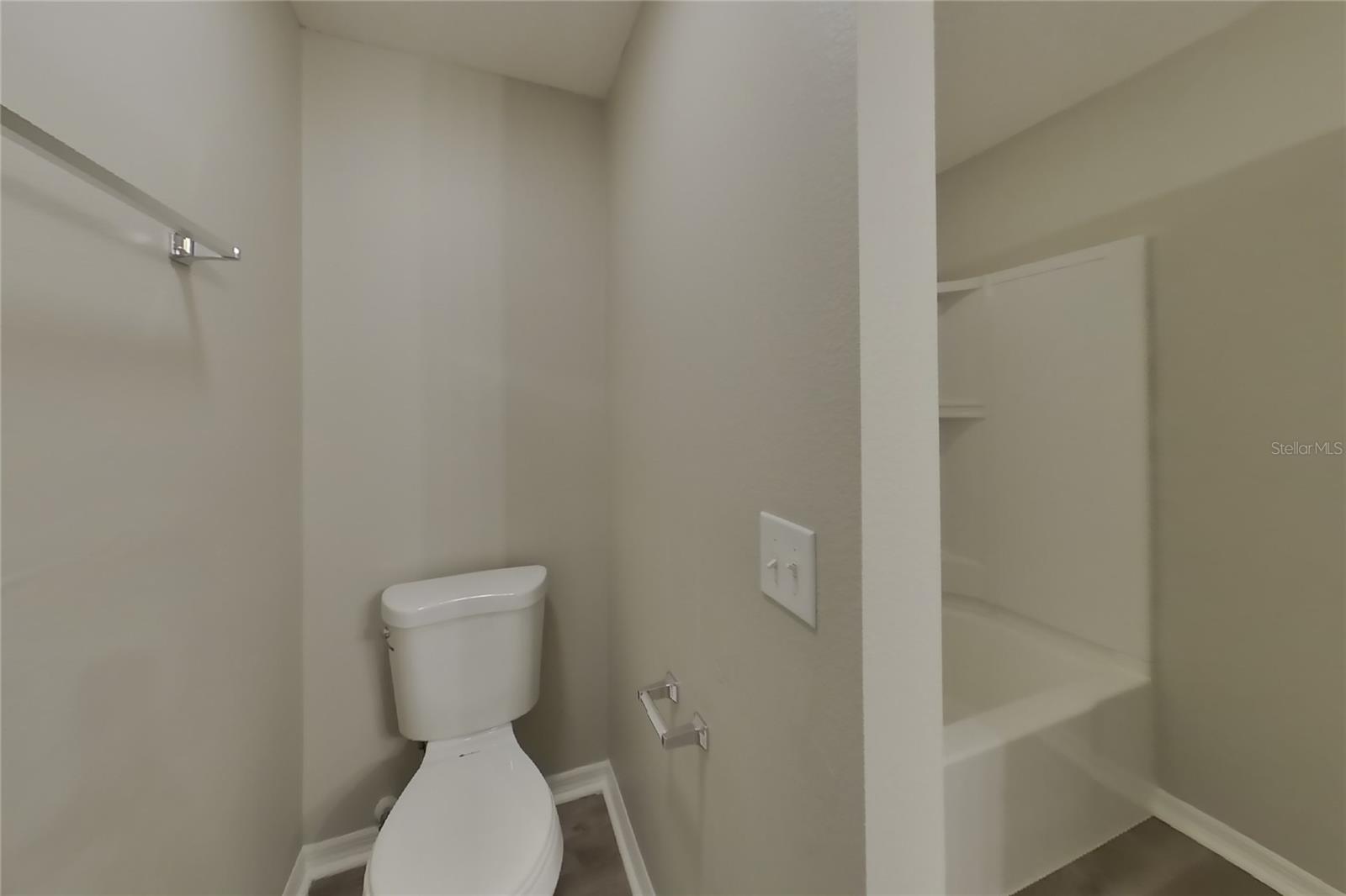 O6444431 Property Photo 14
