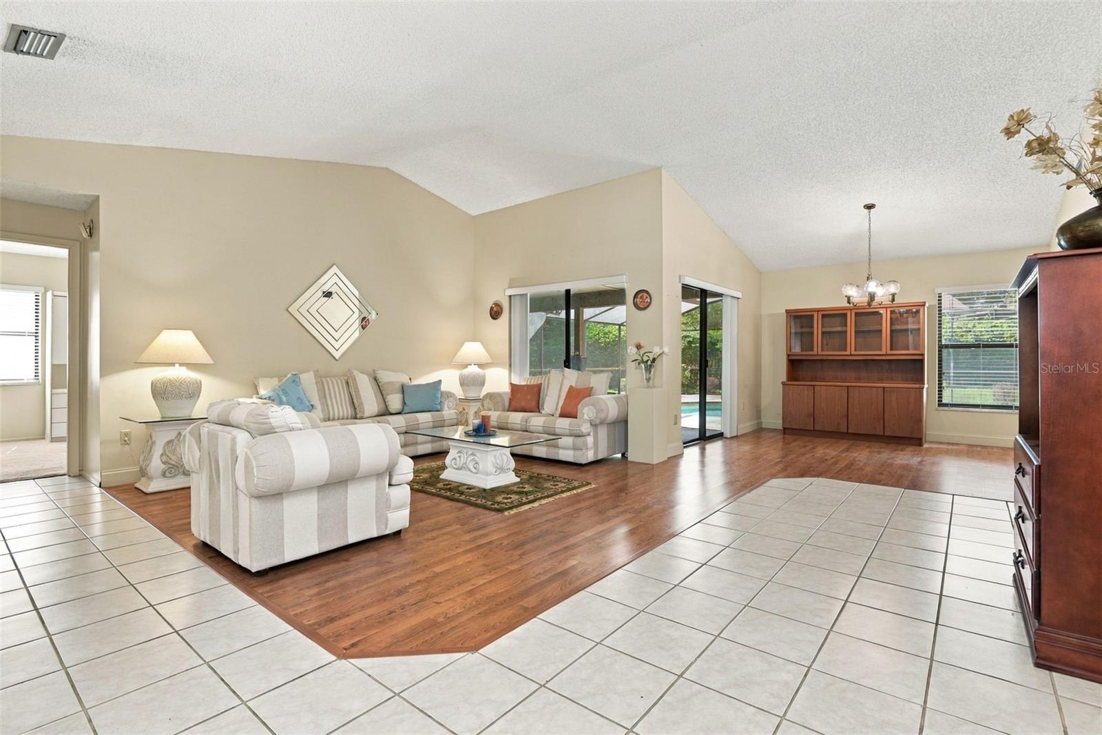 7201 Moss Leaf Ln Property Photo 6