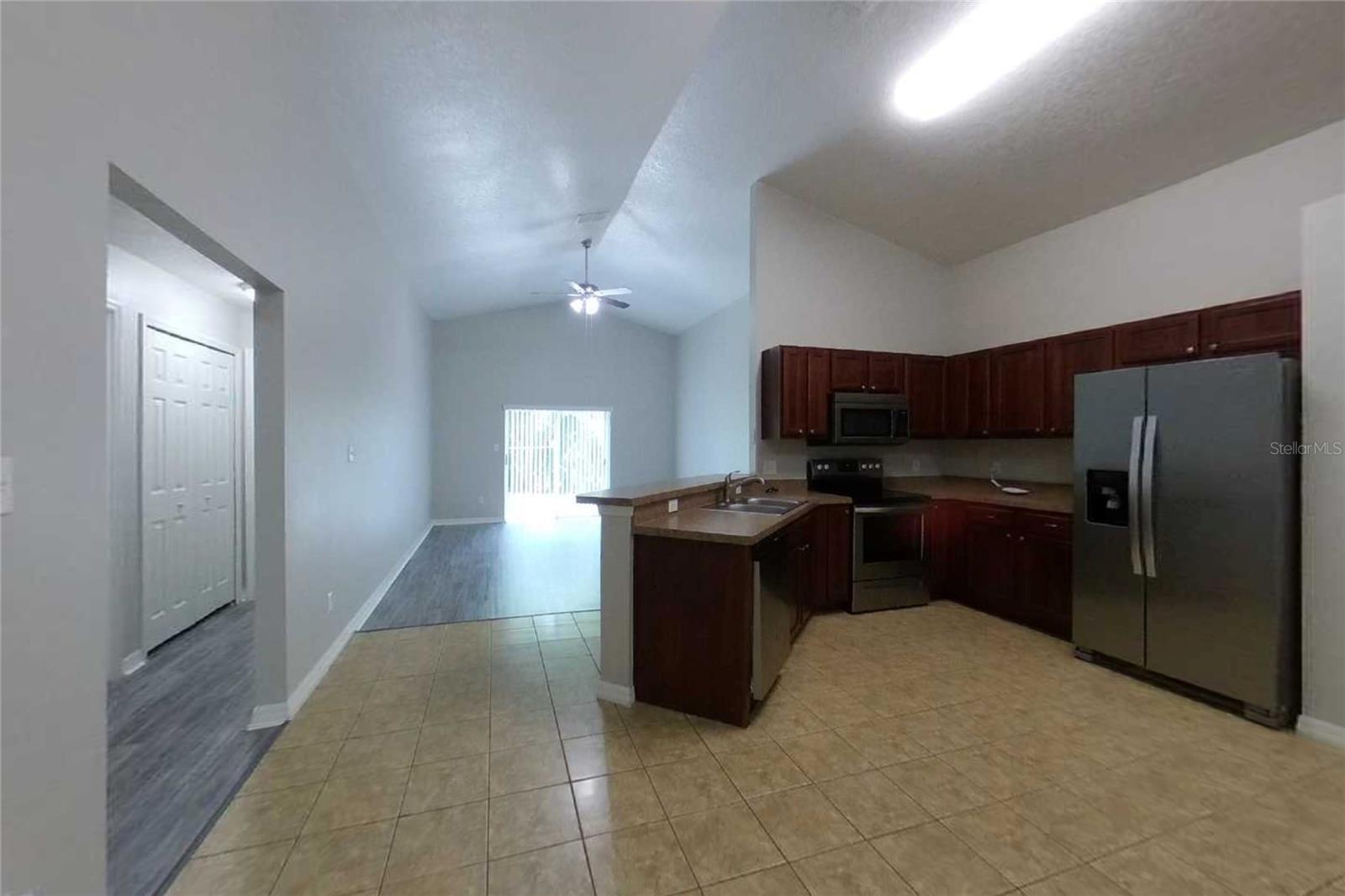 O6444435 Property Photo 5