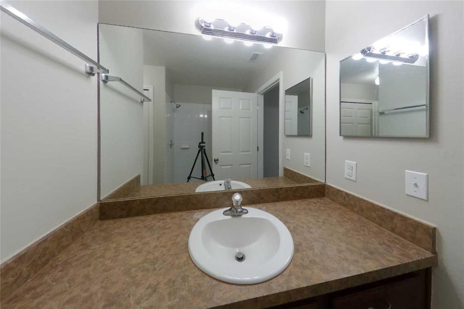 O6444435 Property Photo 8