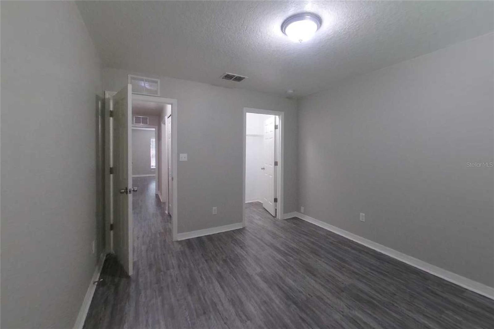 O6444435 Property Photo 10