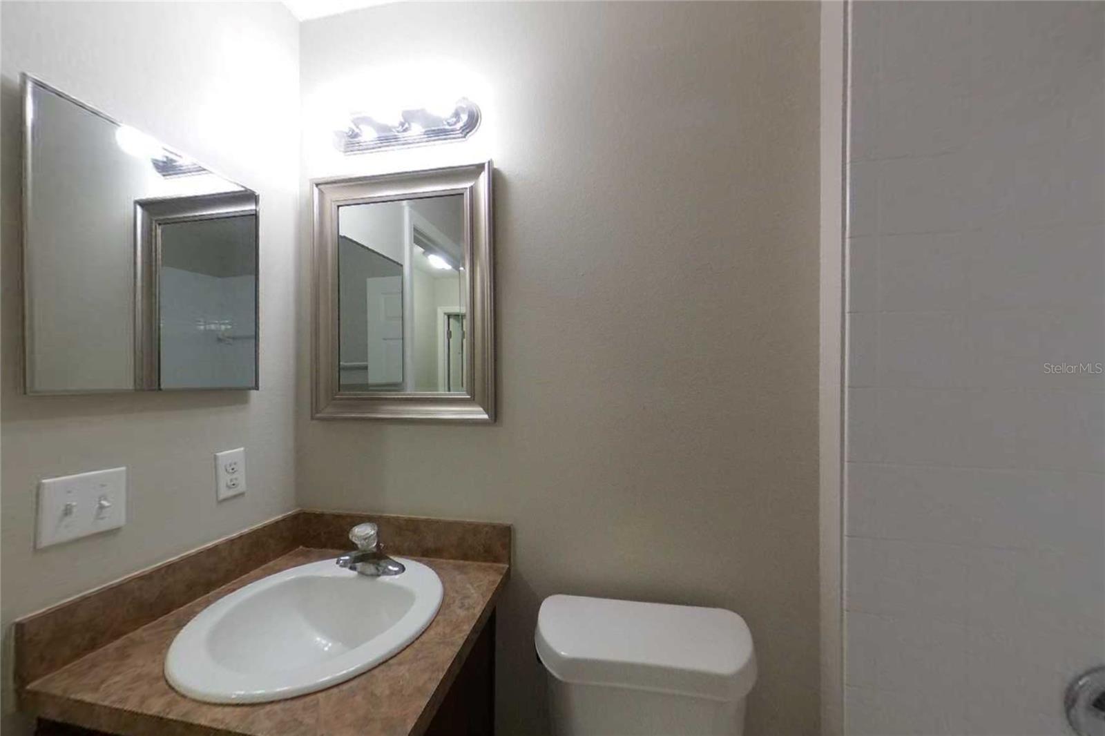 O6444435 Property Photo 13