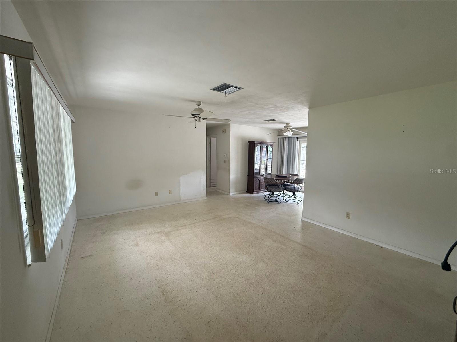 568 Hillcrest Dr Property Photo 8