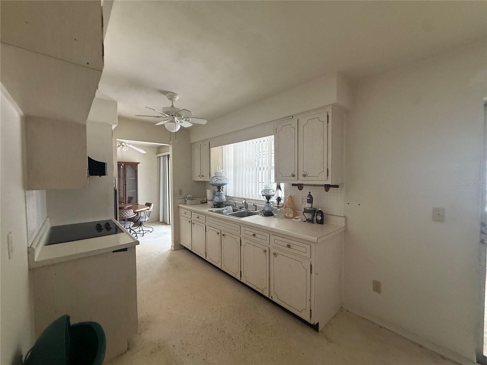 568 Hillcrest Dr Property Photo 11