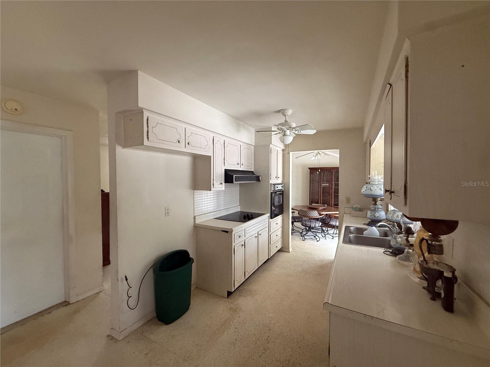 568 Hillcrest Dr Property Photo 12