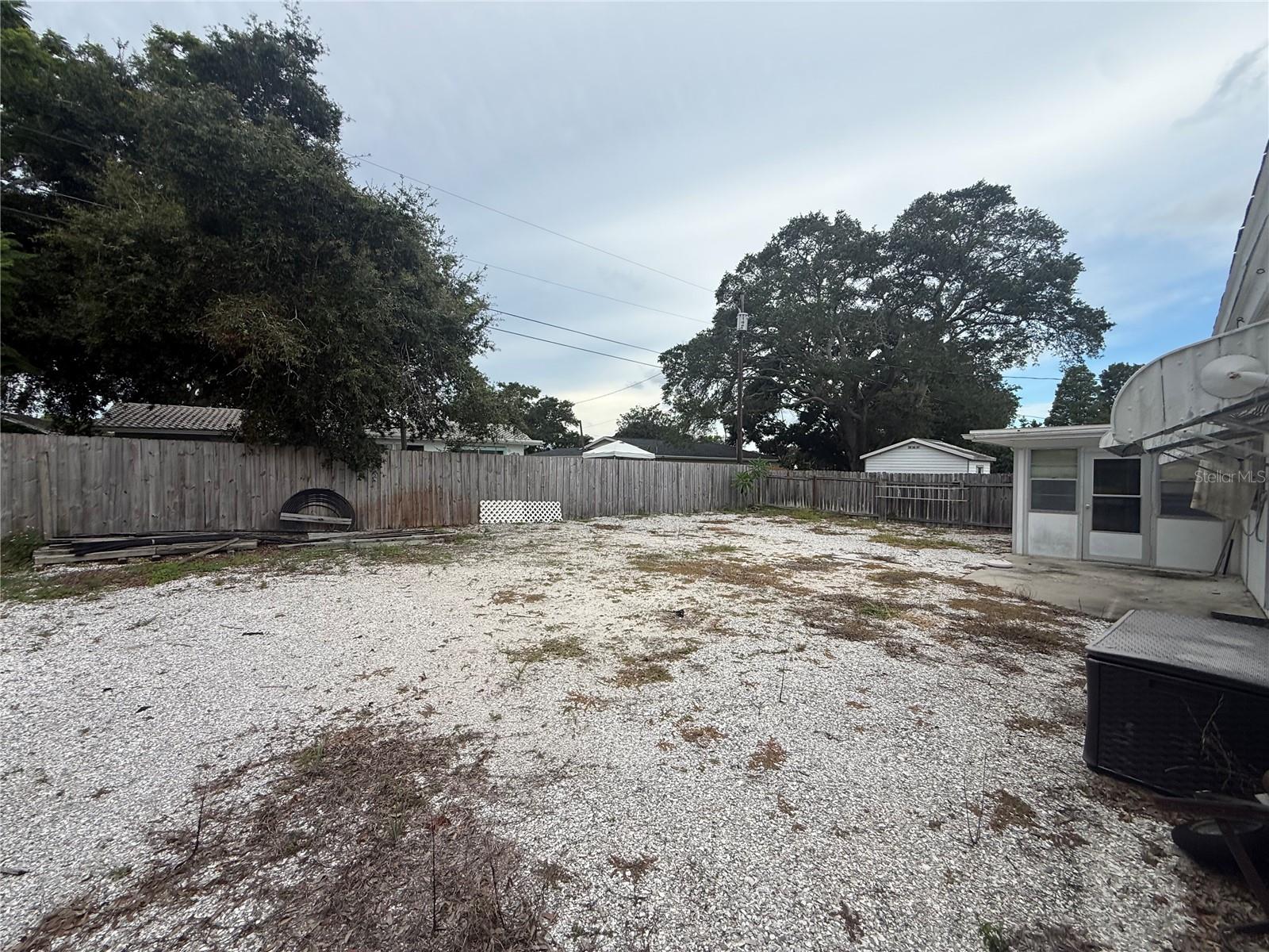 568 Hillcrest Dr Property Photo 23