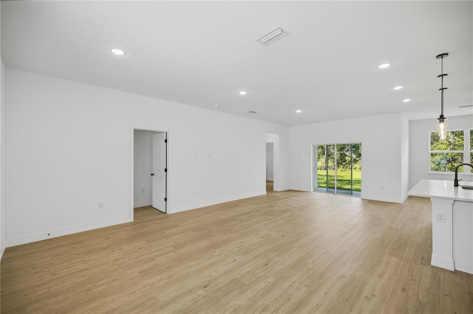 10868 N Academy Dr Property Photo 7