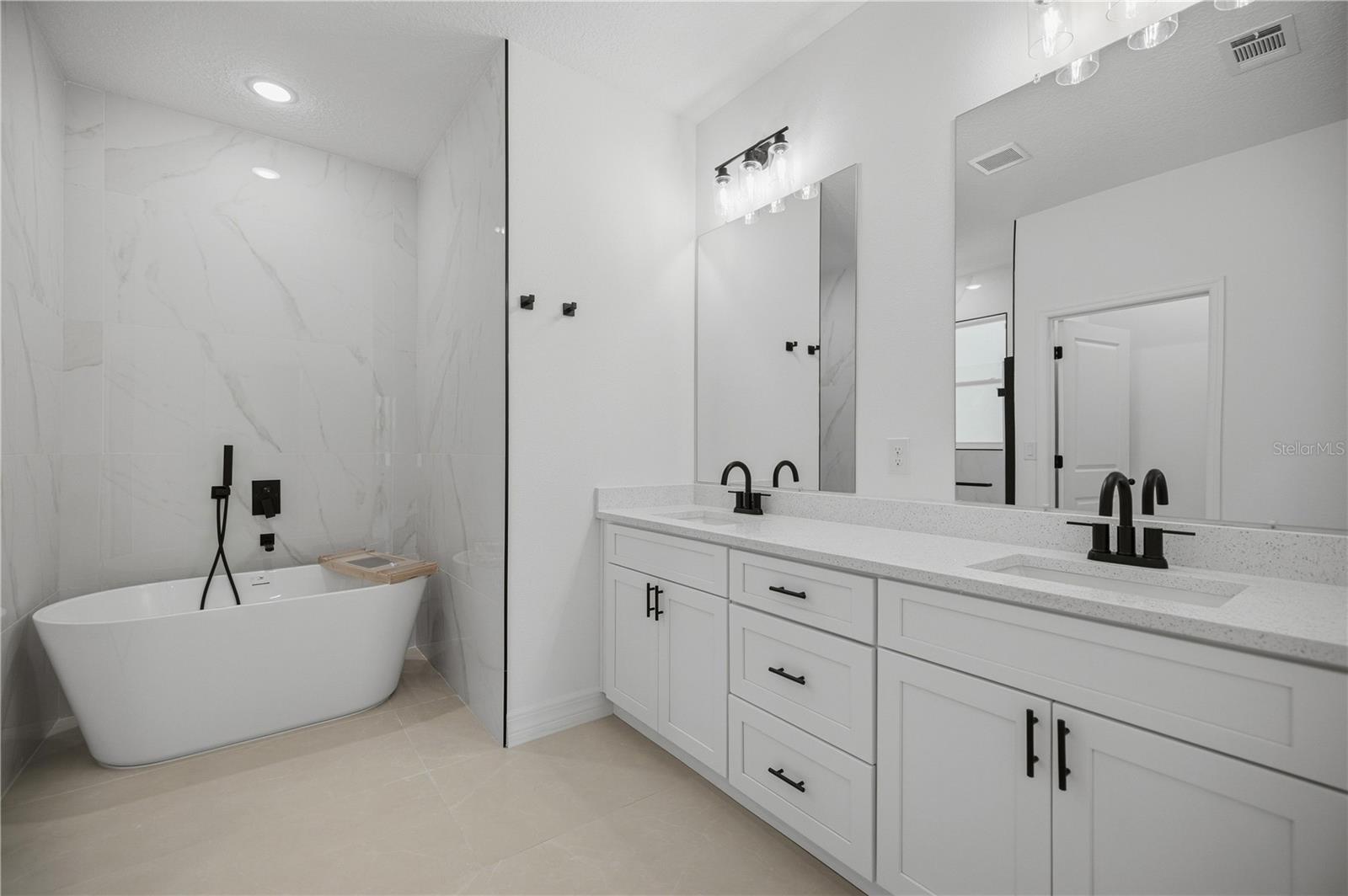 10868 N Academy Dr Property Photo 10