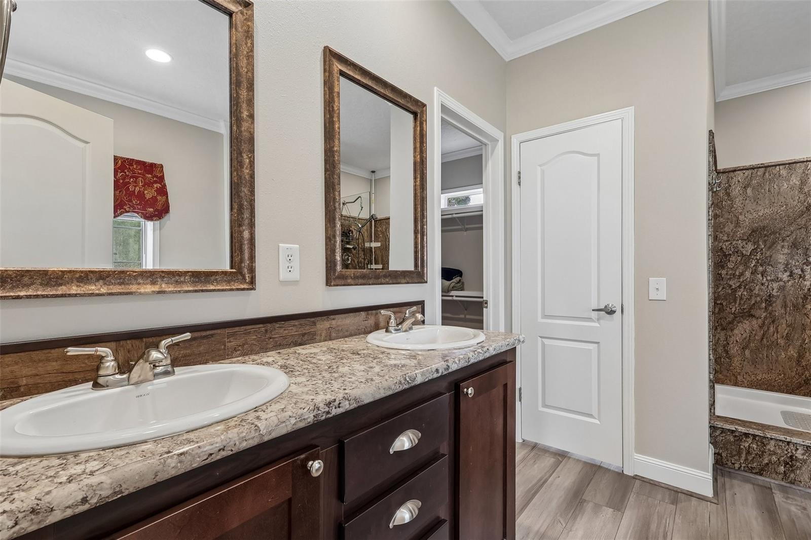 113 2nd St Property Photo 15