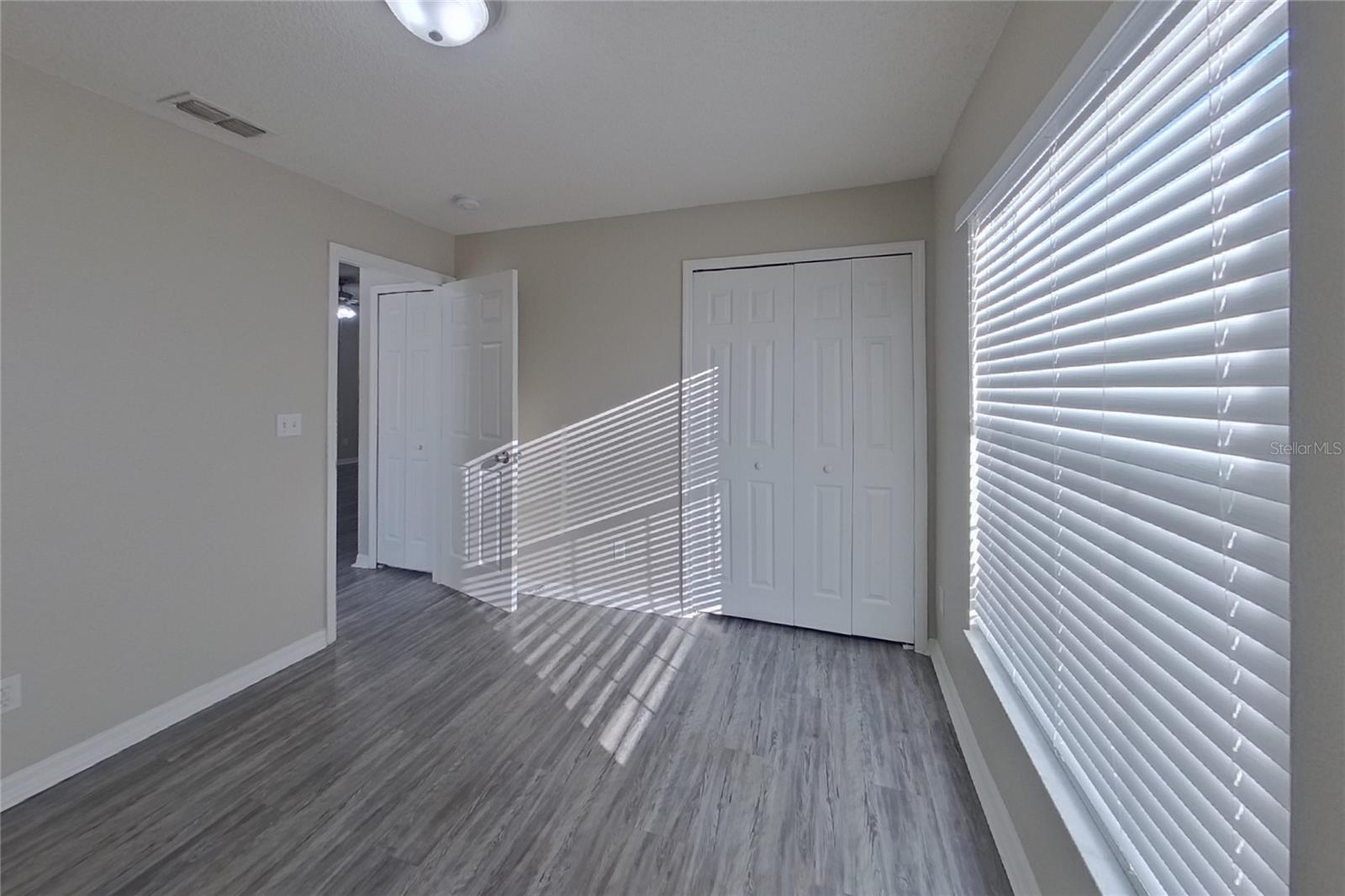 O6444480 Property Photo 10