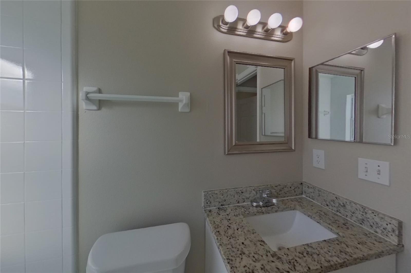 O6444480 Property Photo 14