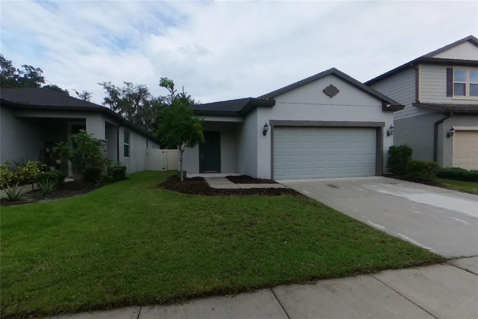 O6444489 Property Photo 1