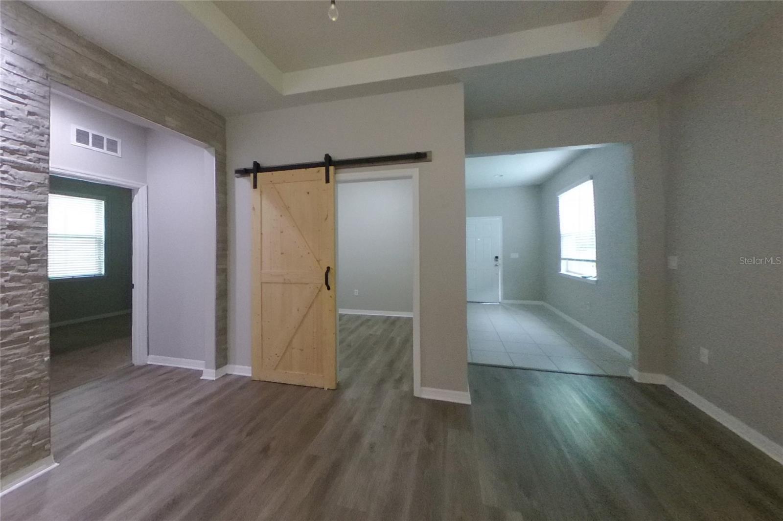 O6444489 Property Photo 3