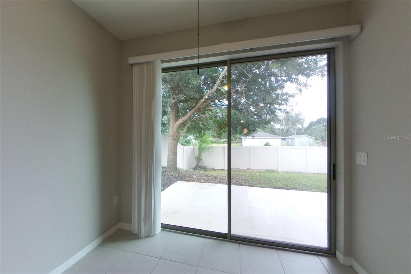 O6444489 Property Photo 4
