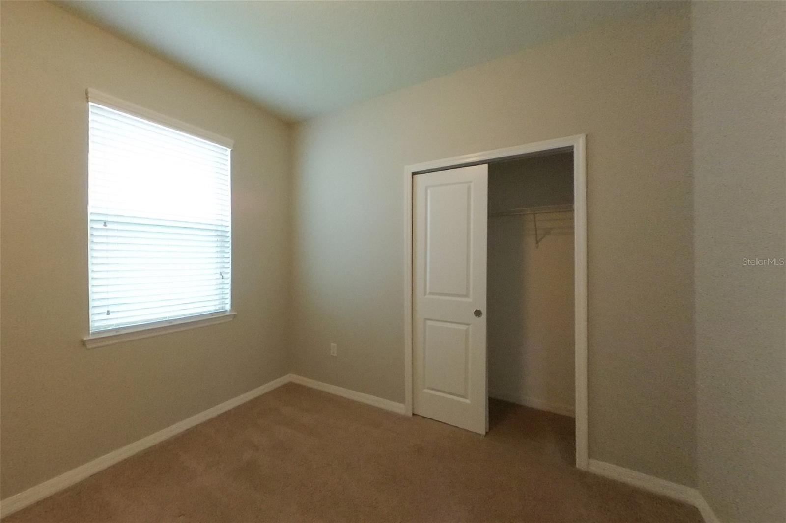 O6444489 Property Photo 12