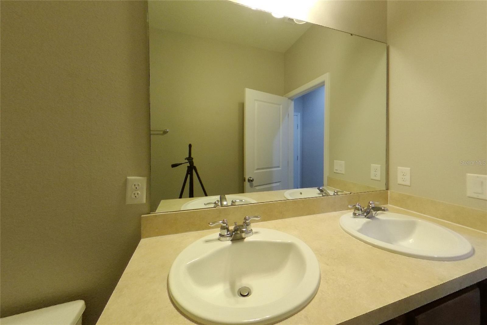 O6444489 Property Photo 13