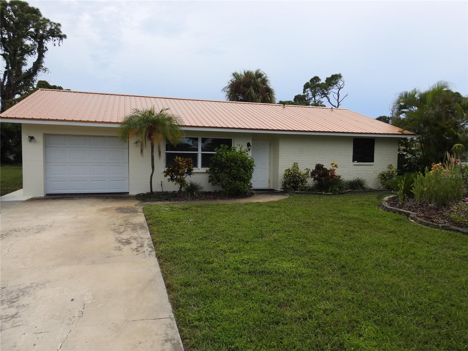 7611 Senrab Dr Property Photo 1