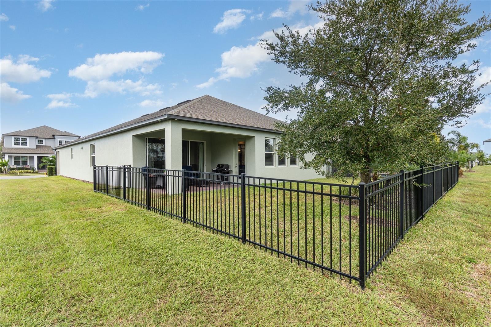 13557 Parkfield Way Property Photo 32