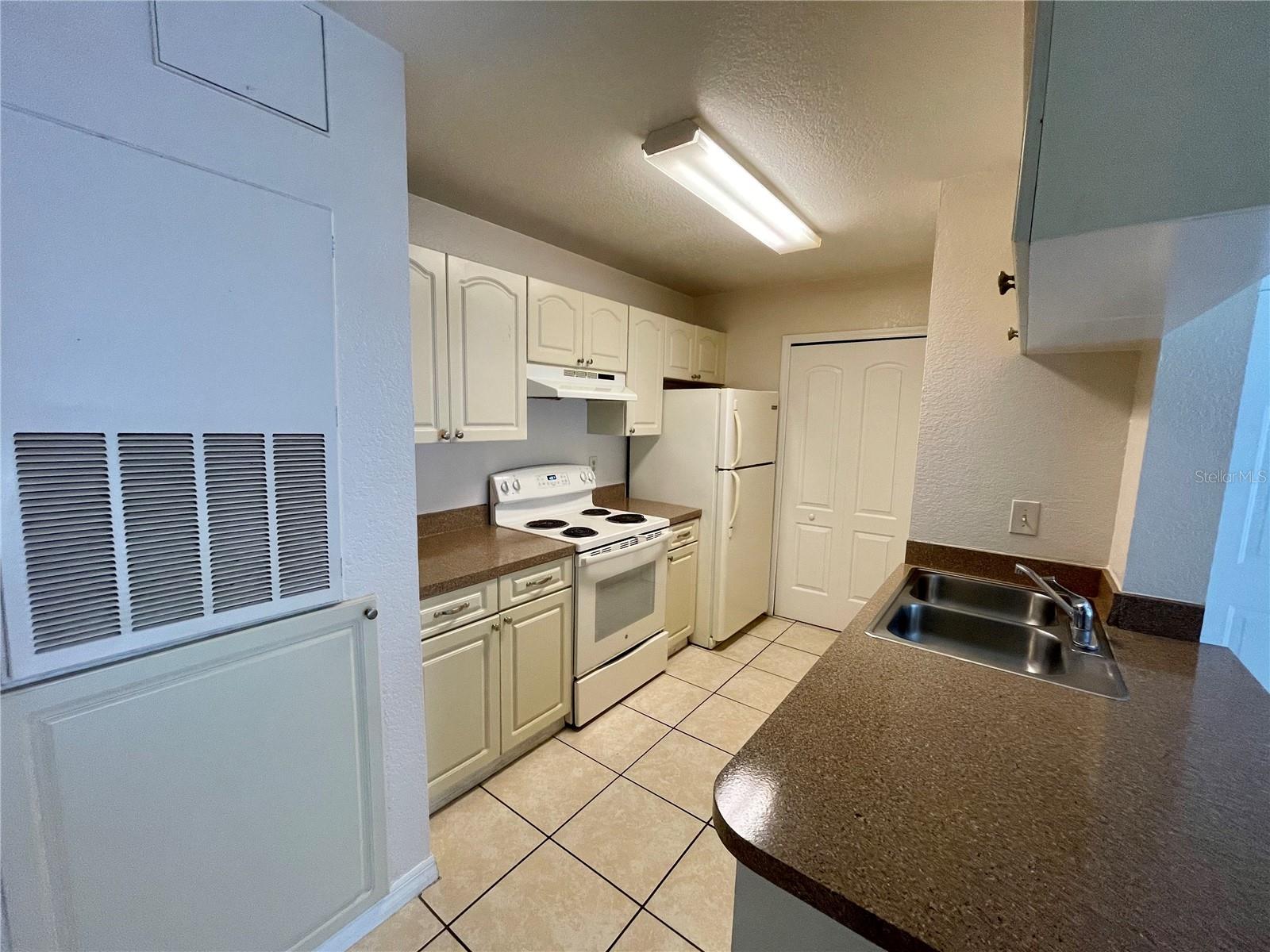 2550 N Alafaya Trl #10202 Property Photo 4