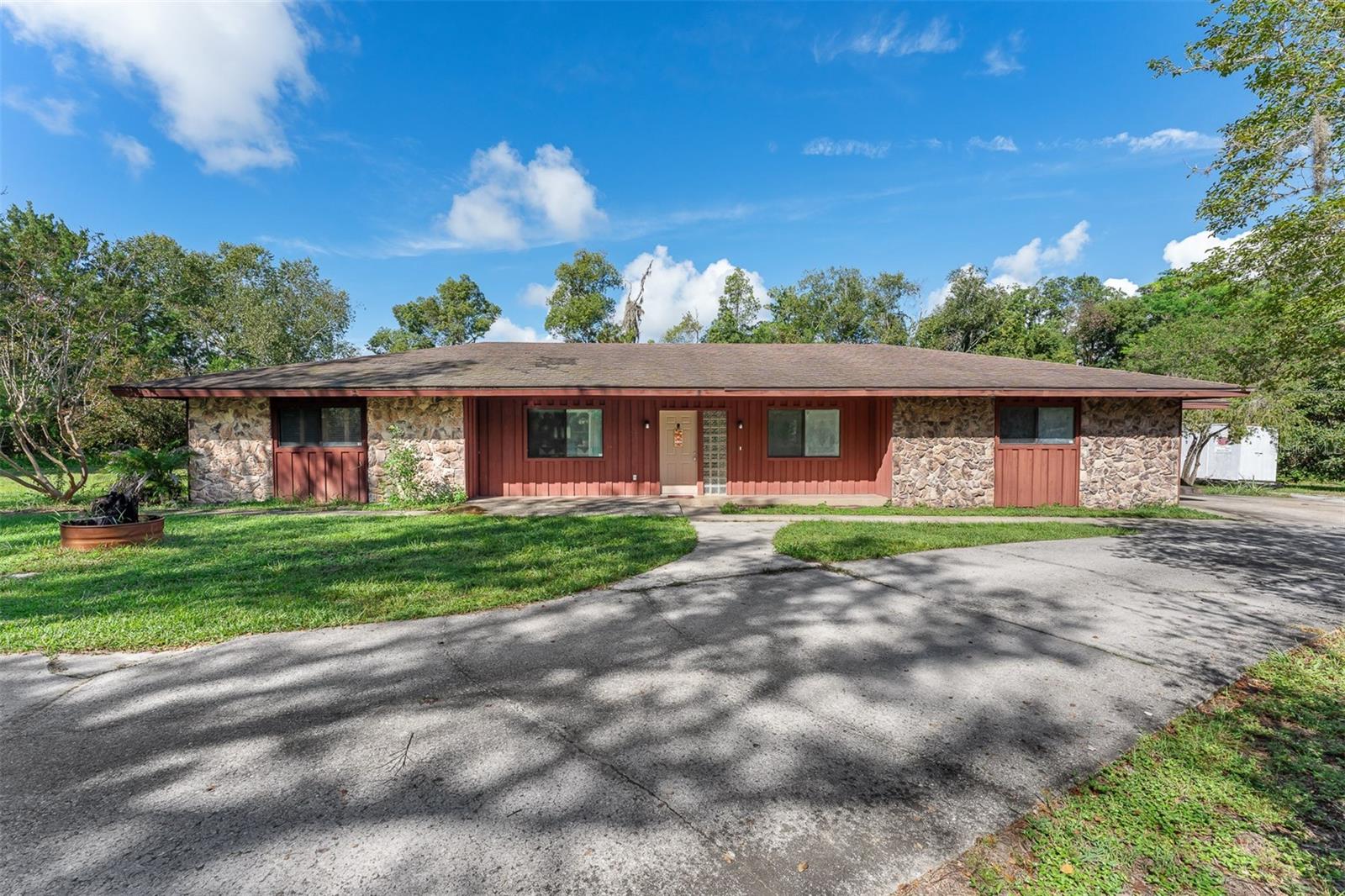 19711 State Road 44 Property Photo 1