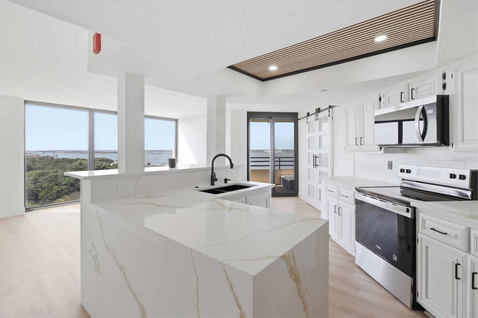 1 Oceans West Blvd #8b1 Property Photo 3