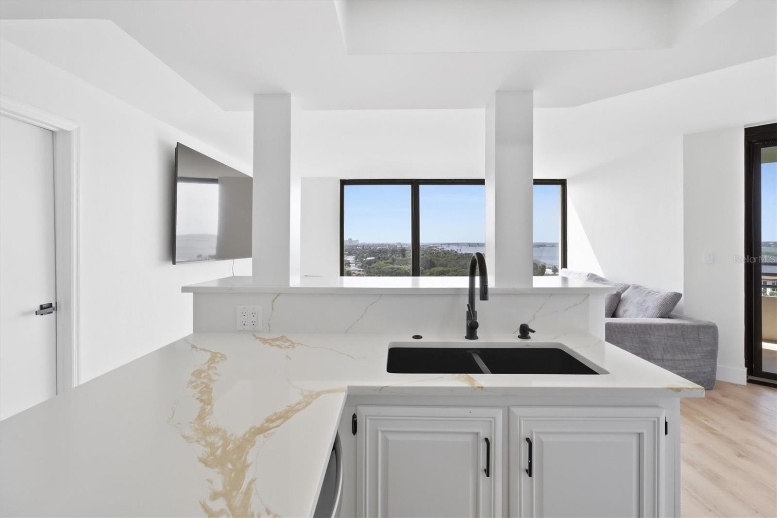 1 Oceans West Blvd #8b1 Property Photo 10