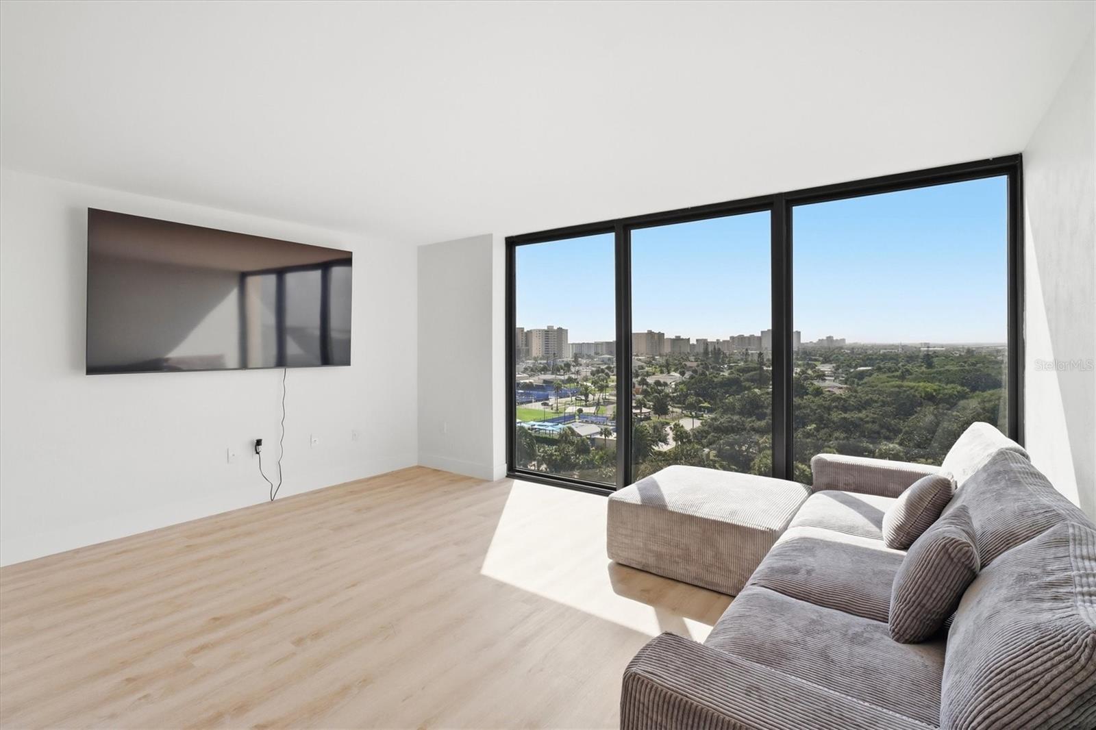 1 Oceans West Blvd #8b1 Property Photo 11