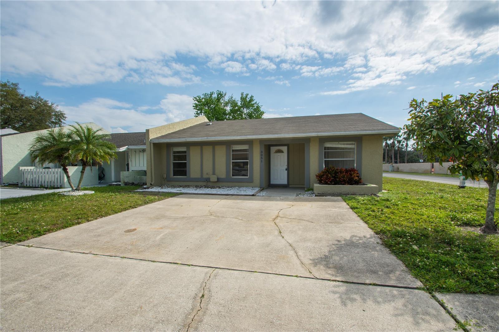O6444527 Property Photo 1