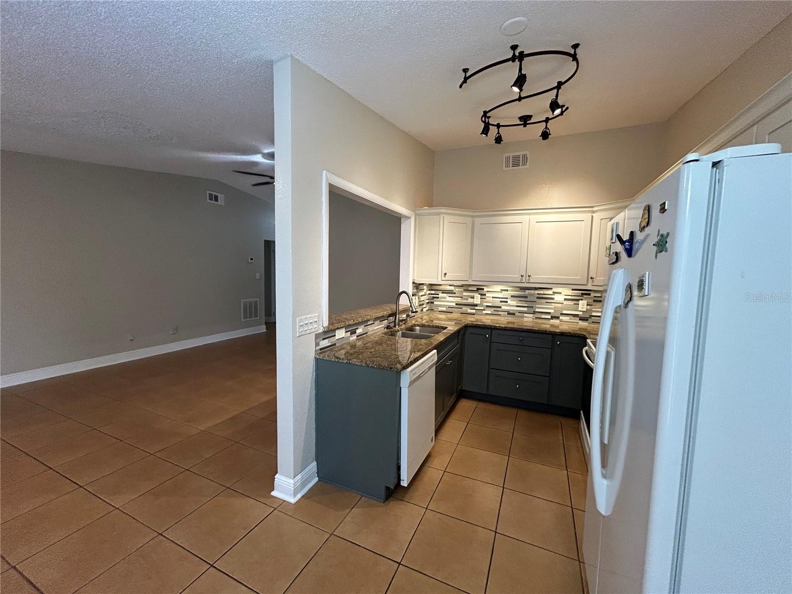 O6444527 Property Photo 4