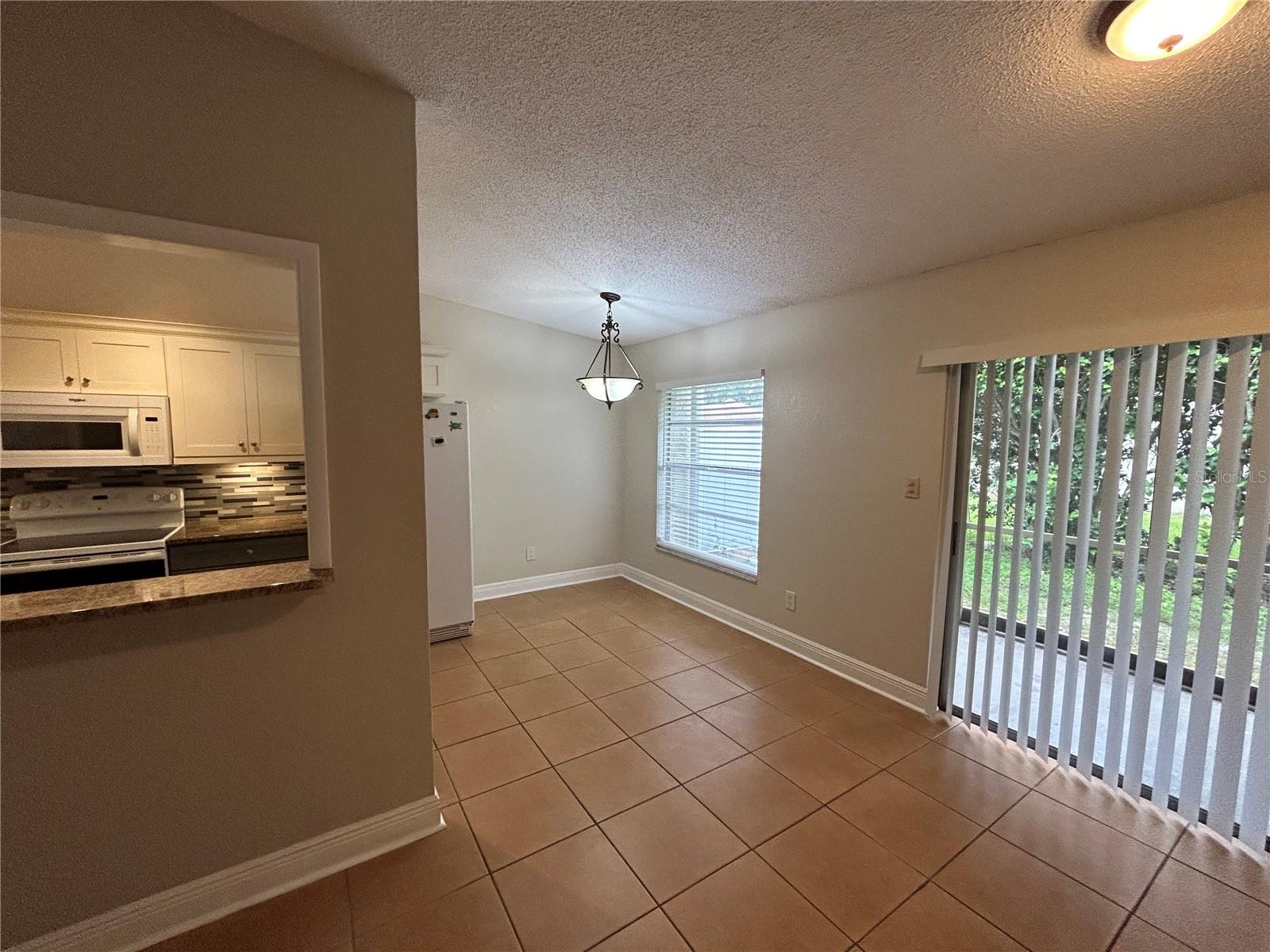 O6444527 Property Photo 5