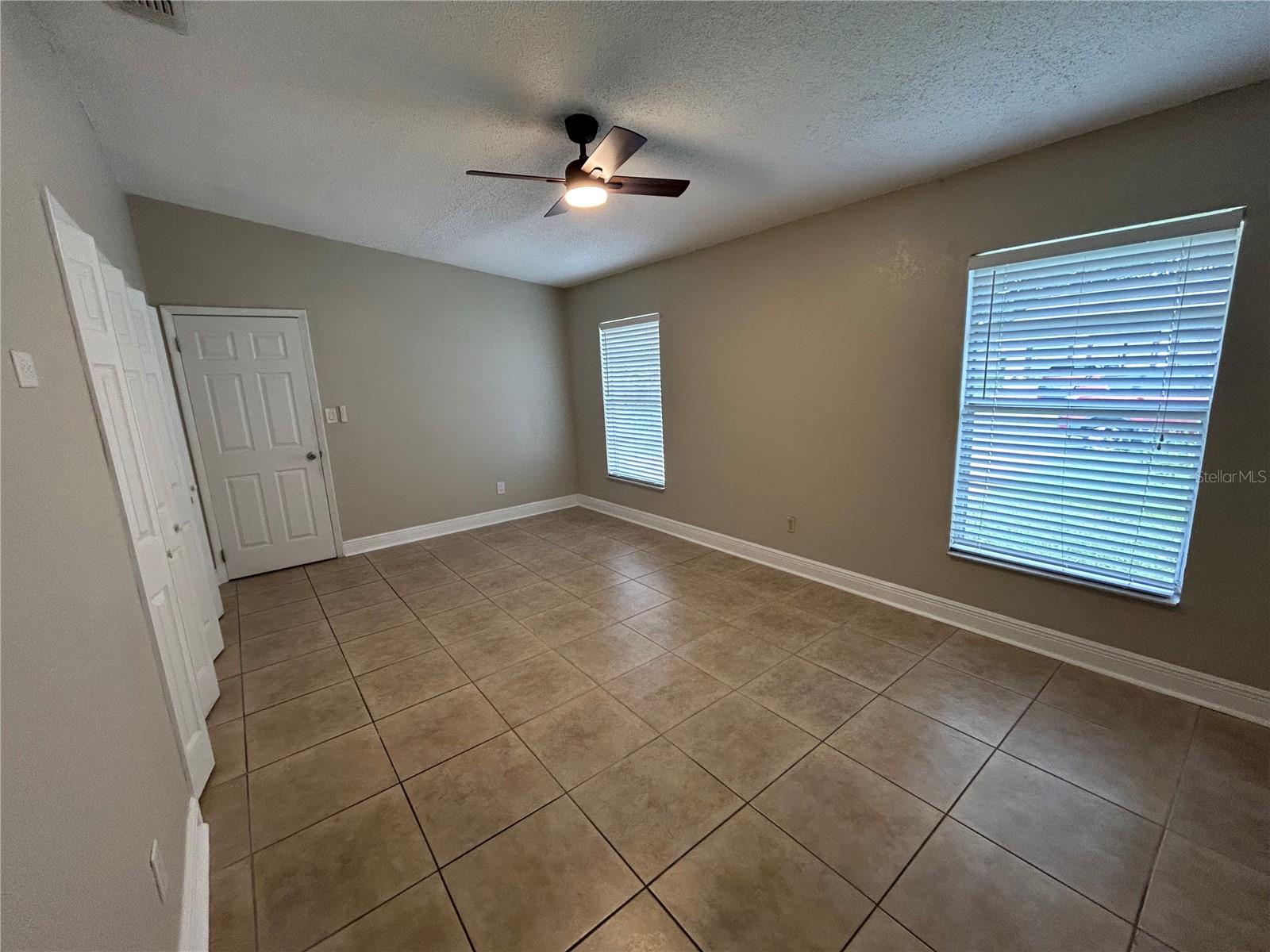 O6444527 Property Photo 10