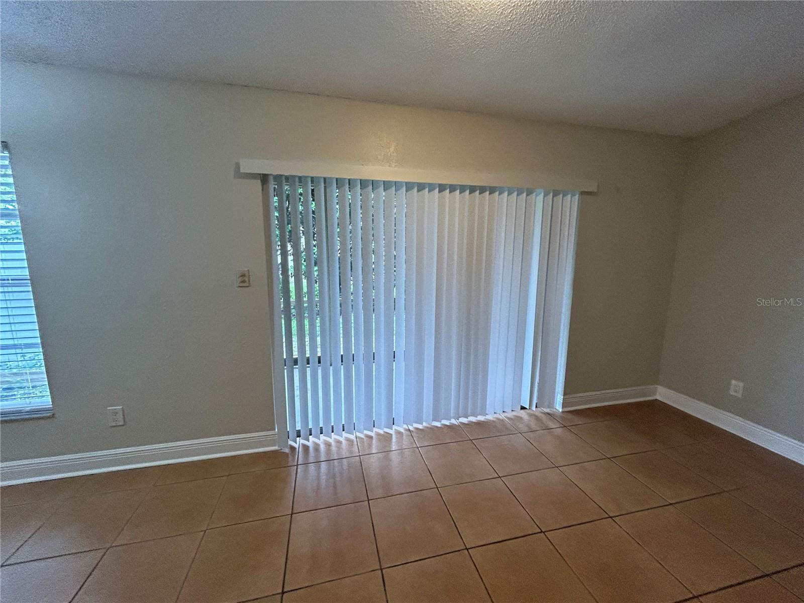 O6444527 Property Photo 14