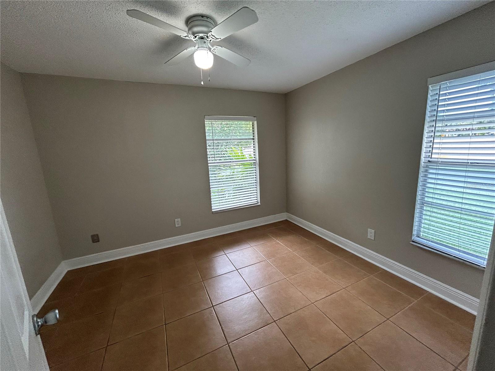 O6444527 Property Photo 16