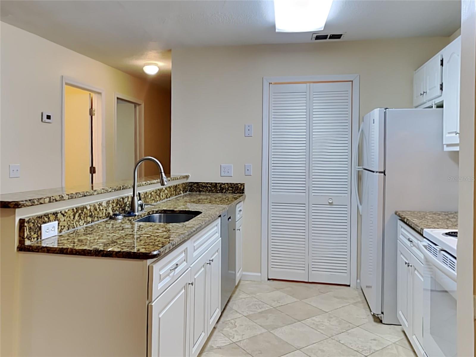 5980 Westgate Dr #103 Property Photo 3