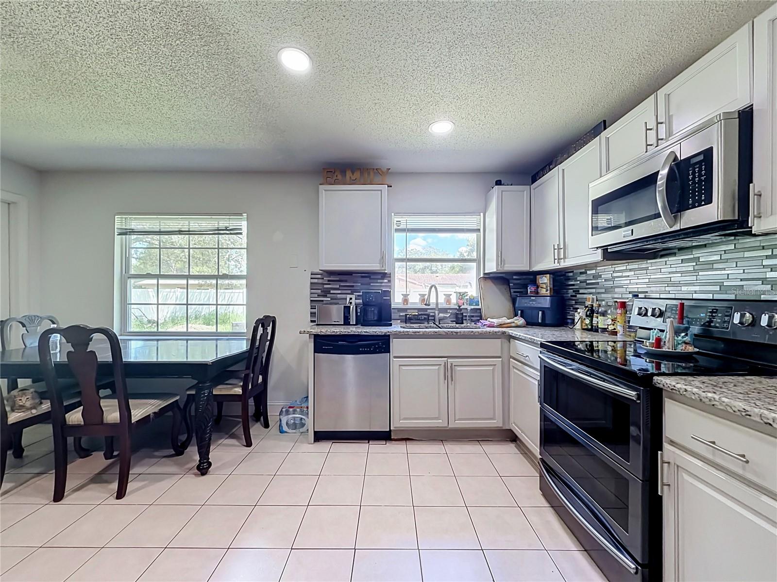 3667 Trianon Dr Property Photo 12
