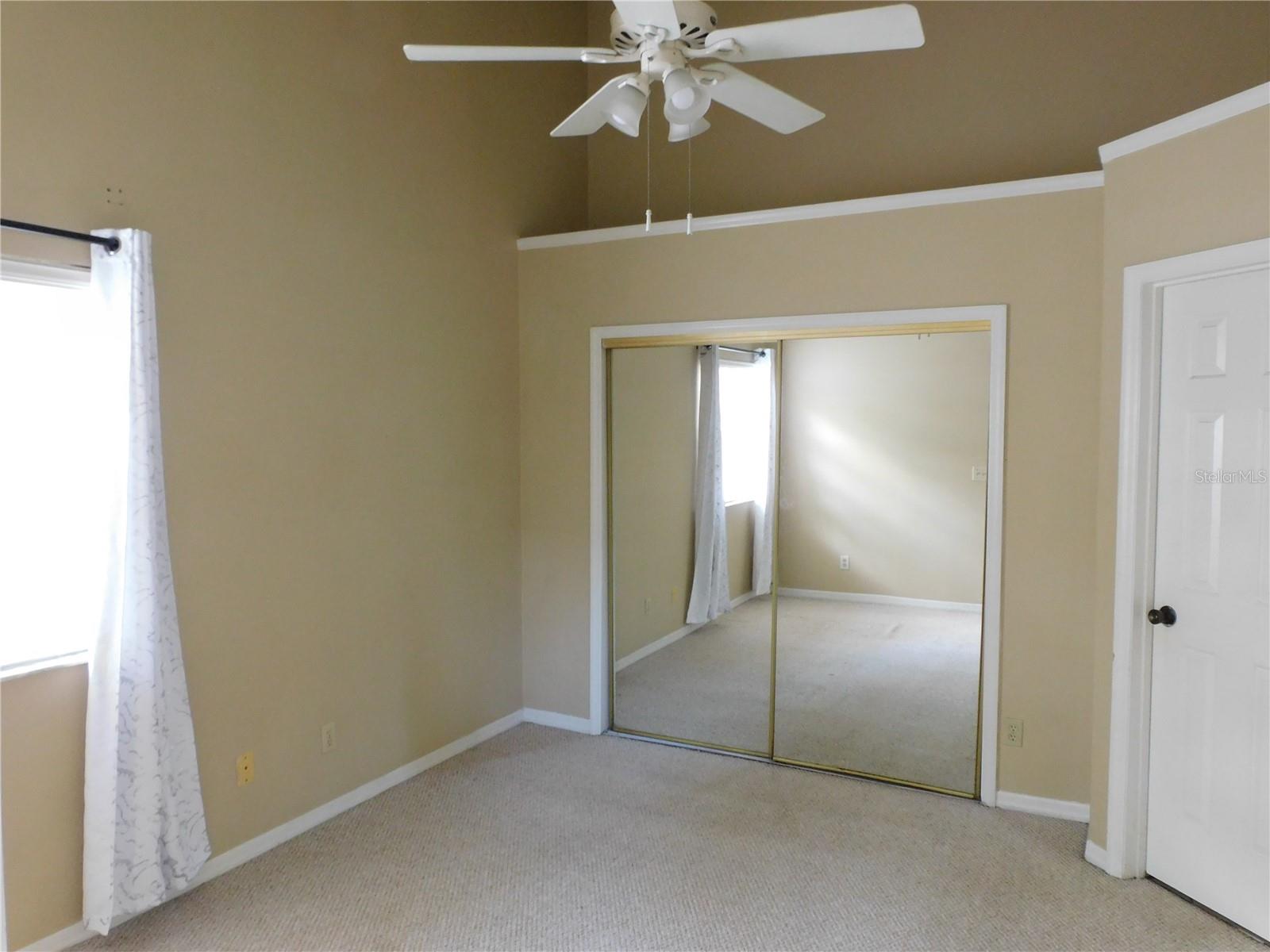 575 Bloomington Ct #28 Property Photo 4