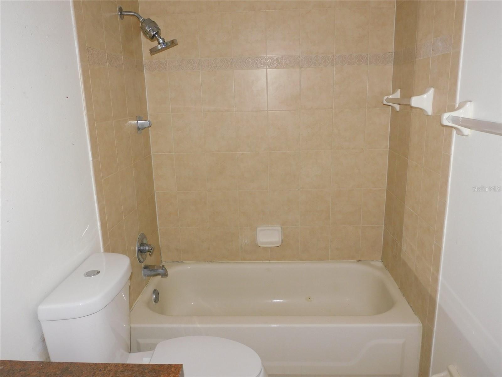 575 Bloomington Ct #28 Property Photo 8