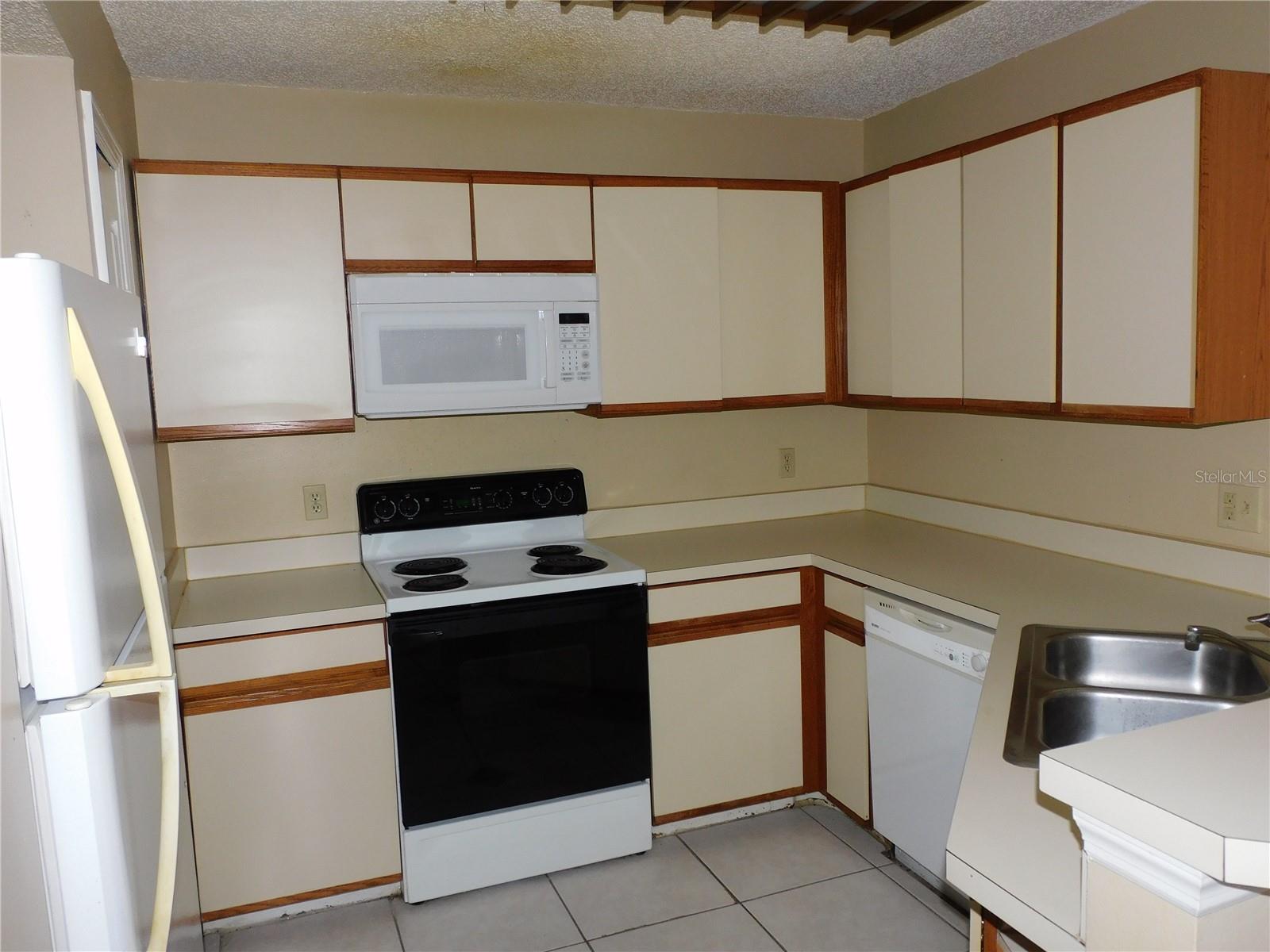 575 Bloomington Ct #28 Property Photo 13
