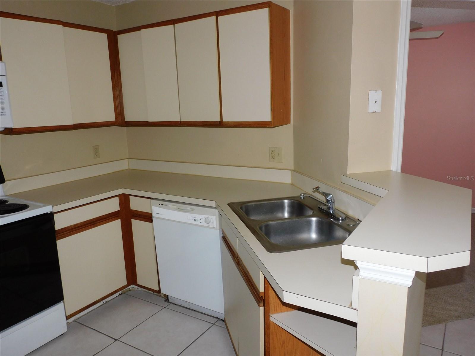 575 Bloomington Ct #28 Property Photo 14