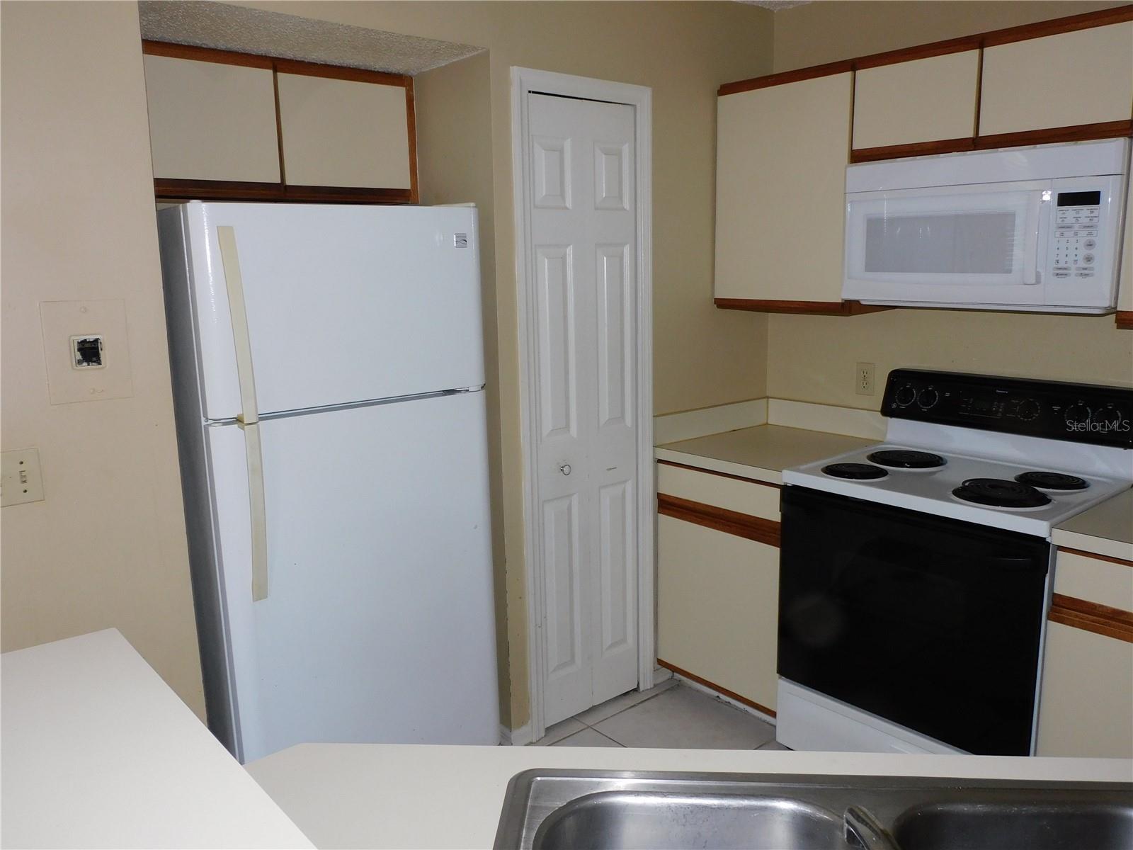 575 Bloomington Ct #28 Property Photo 15